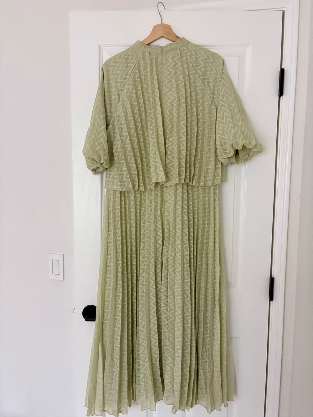 ASOS - Size 14 Sage Green Pleated Midi Dress - Picture 2 of 8